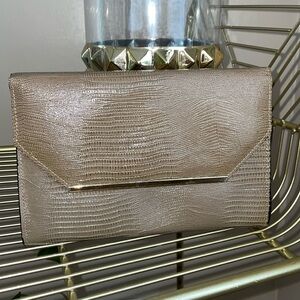 Clutch/ Crossbody Bag 👜